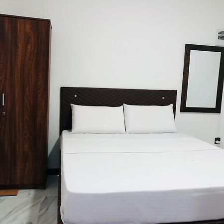 Kandy Railway Inn Экстерьер фото